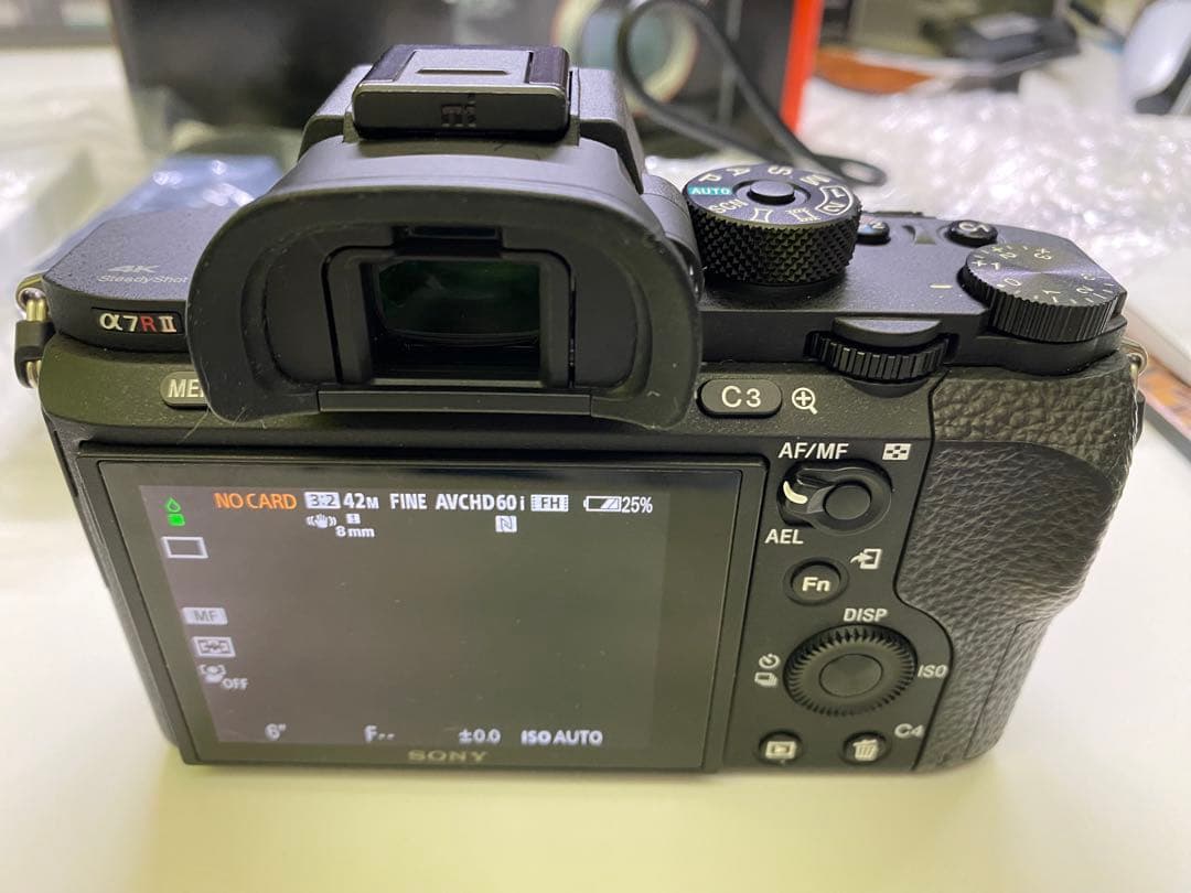 S*I様 SONY α7RⅡ 外箱取説付属品あり バッテリー3個 美品