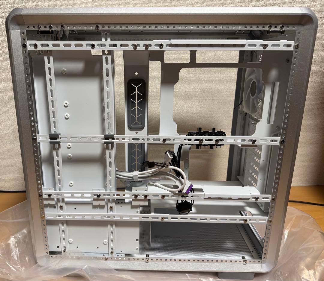 Master Frame 600 シルバー PCケース