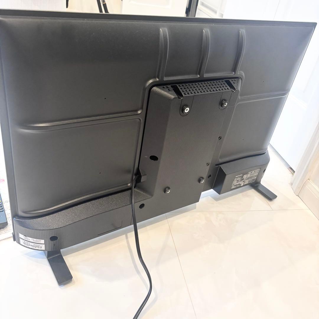 テレビ　美品　2025年製　REGZA 送料無料　32V