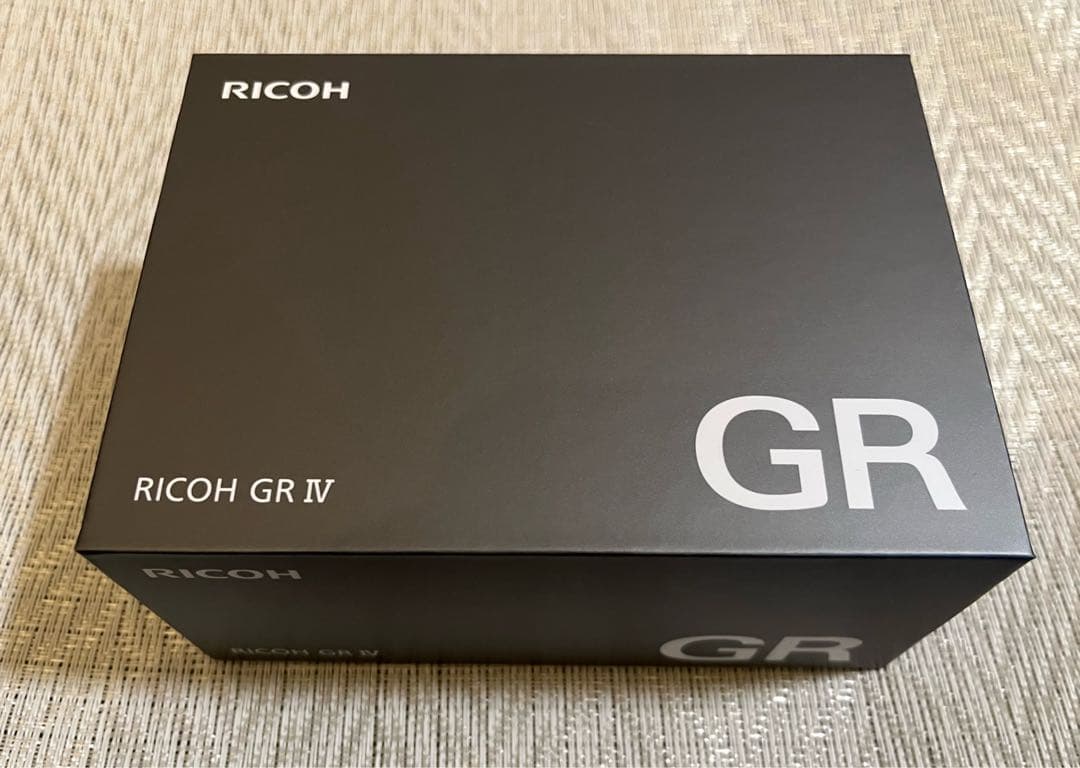 新品未使用RICOH GRIV リコーGR４　保証付き コンパクトデジタルカメラ