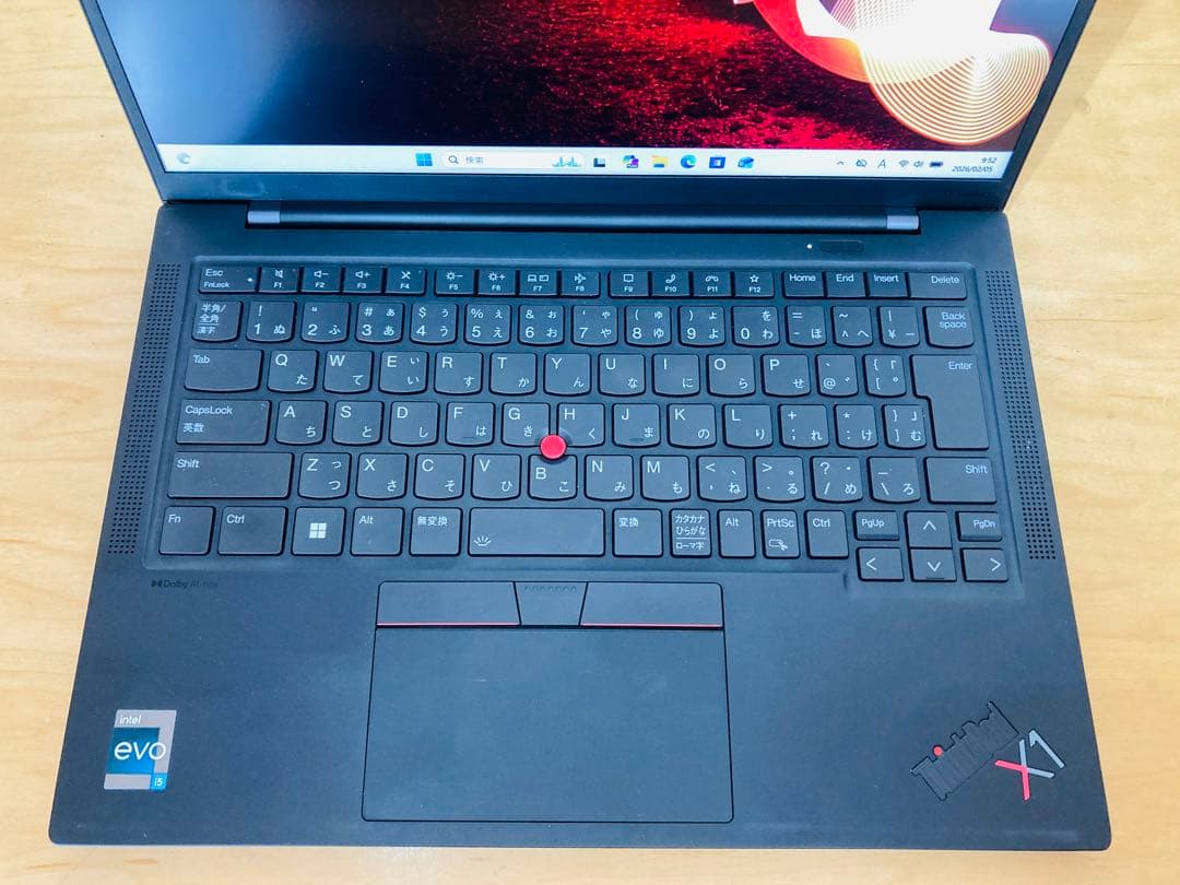 ThinkPad X1 Carbon Gen11/メモリ16GB/office付