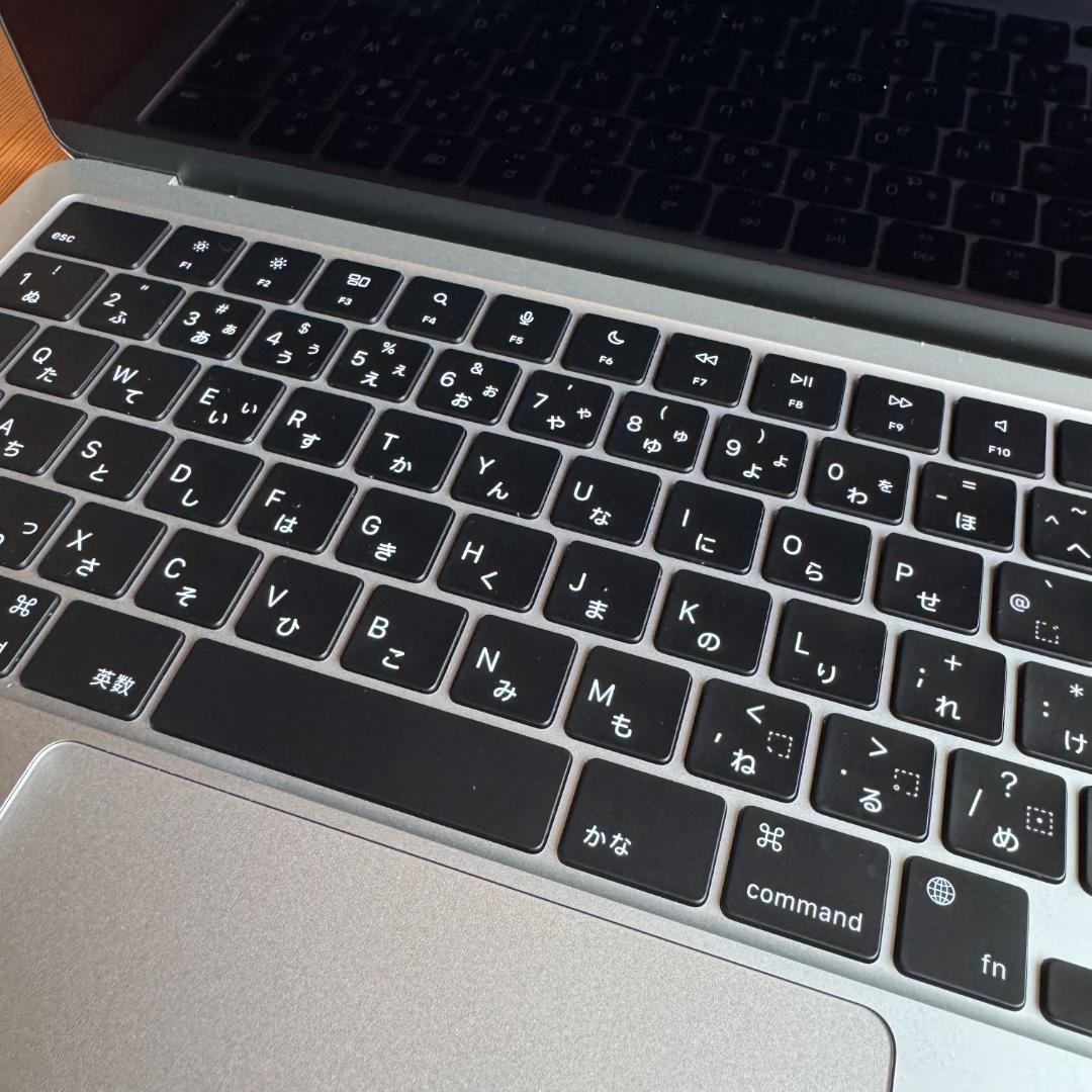 MacBook Air 13' M3 8GB/256GB Majextand付