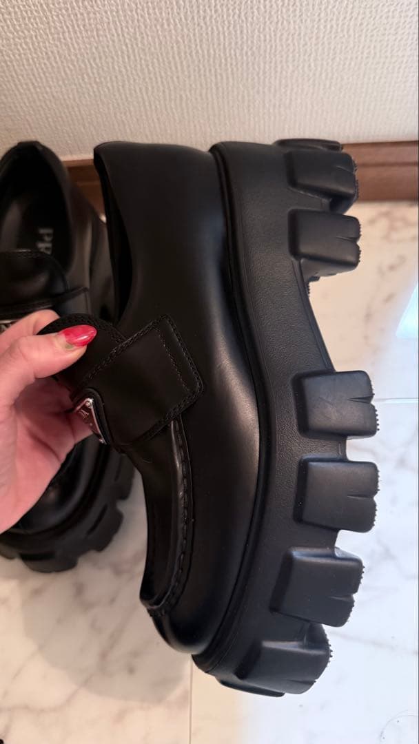 PRADA ブラックレザー ローファー 35.5