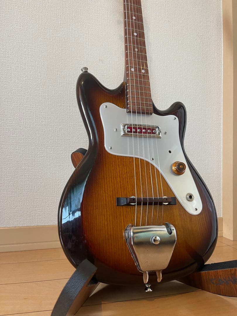 傍に置きたいミニギター melody maker? mustang?サンバースト