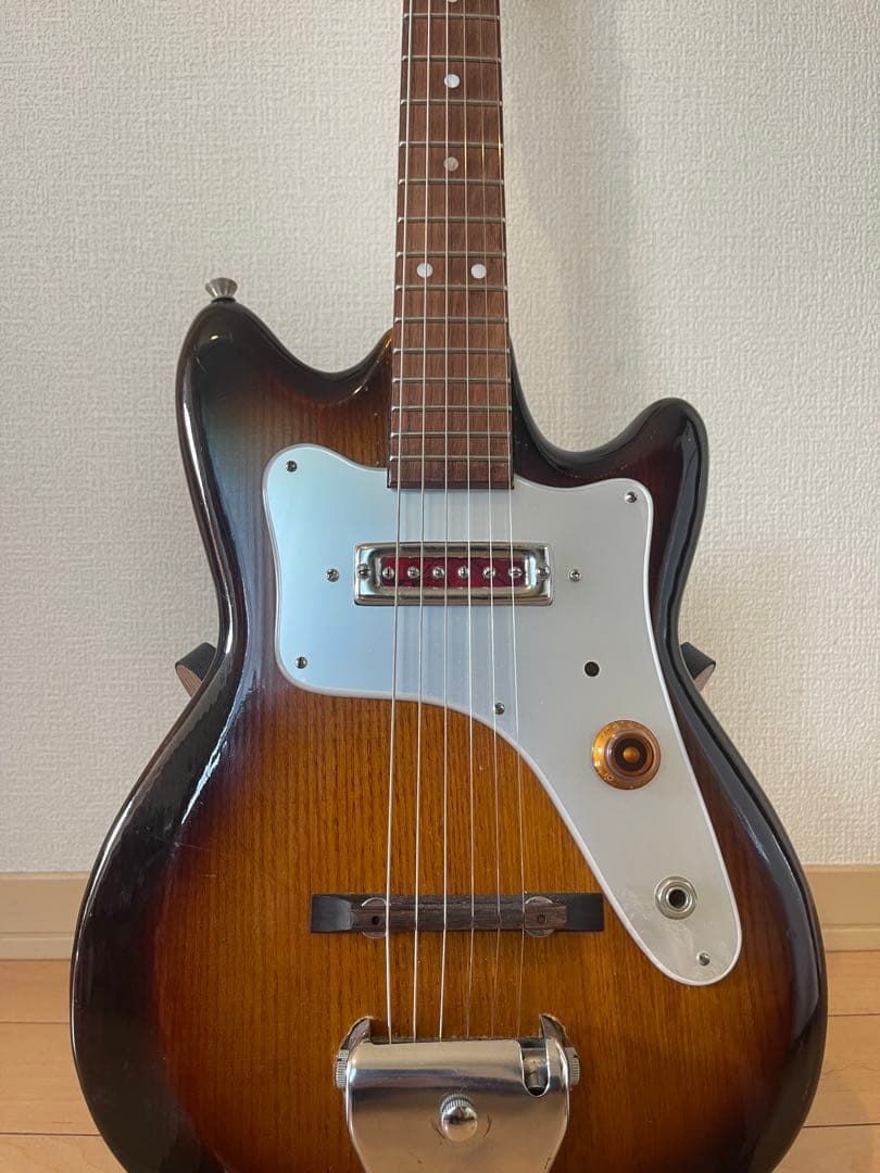 傍に置きたいミニギター melody maker? mustang?サンバースト