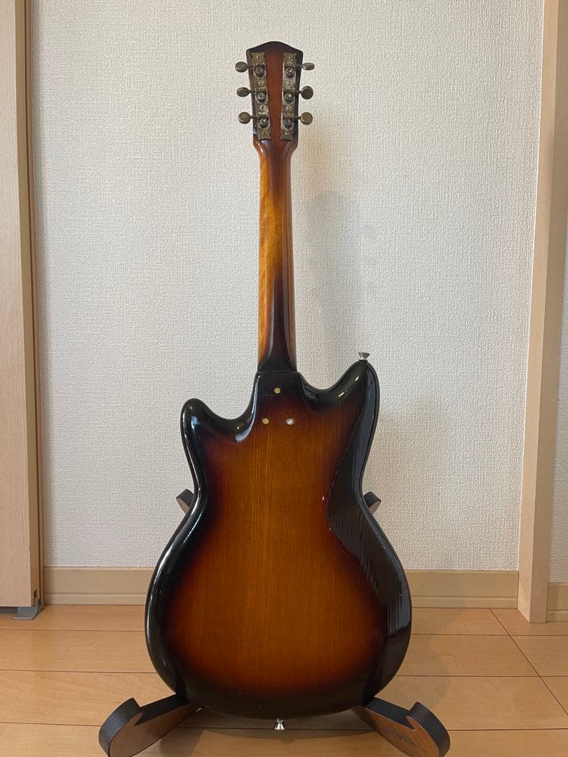 傍に置きたいミニギター melody maker? mustang?サンバースト