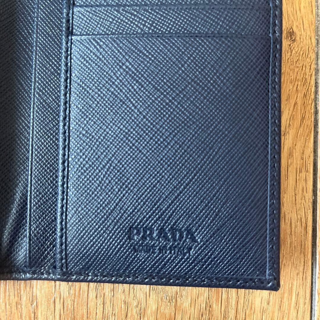 未使用　箱保証書付　PRADA 長財布　サフィアーノ　トライアングル　ネイビー