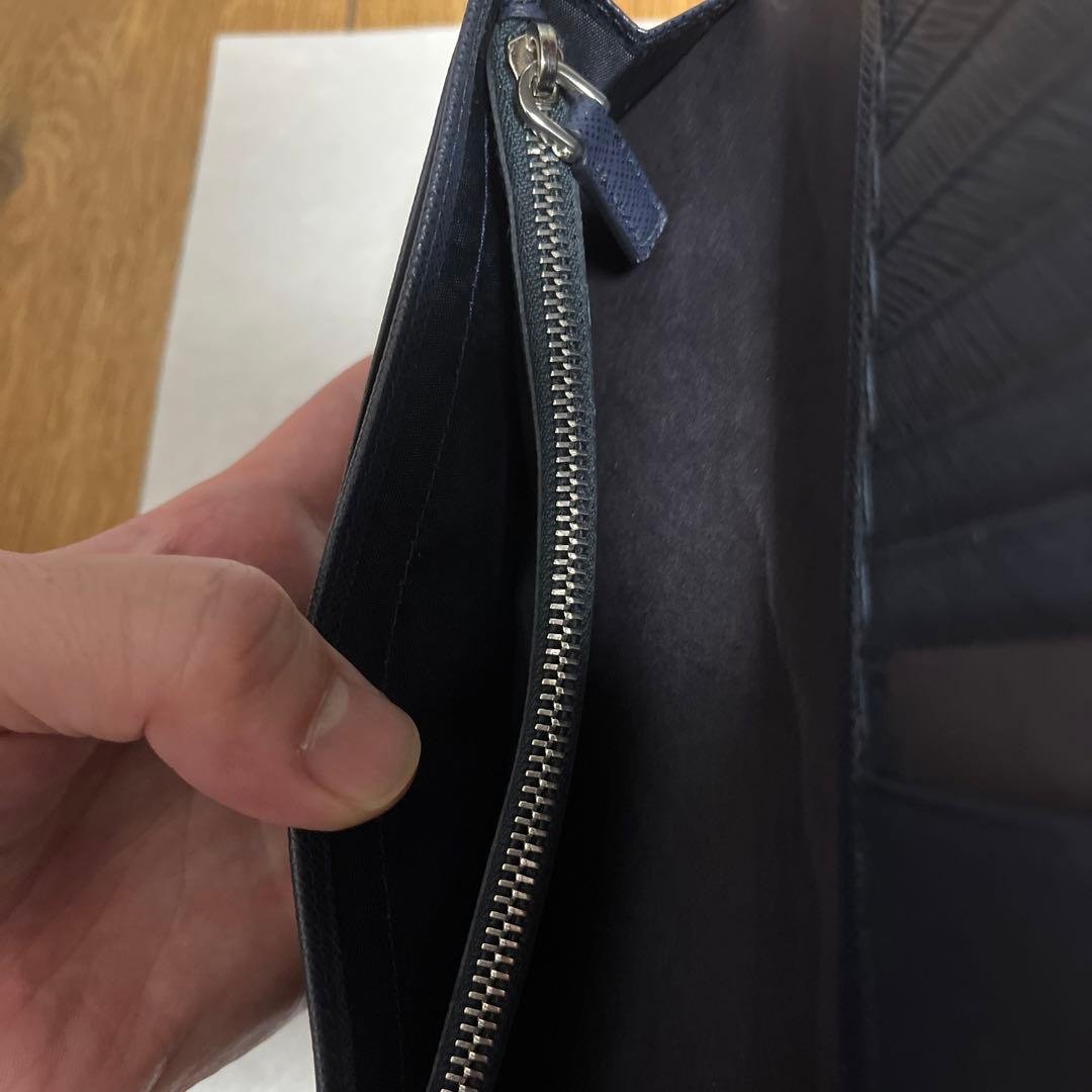 未使用　箱保証書付　PRADA 長財布　サフィアーノ　トライアングル　ネイビー