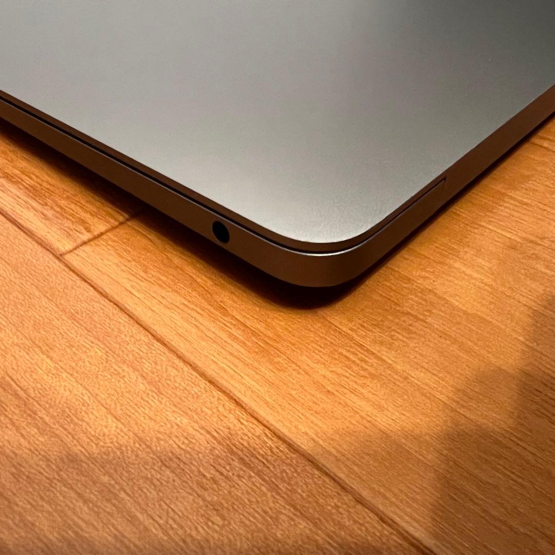 美品！ Apple MacBook Air M1 256GB A2337