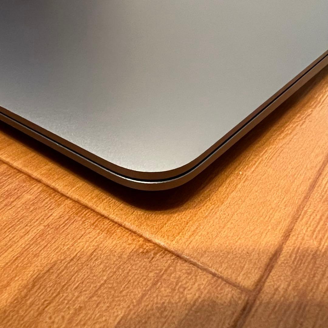 美品！ Apple MacBook Air M1 256GB A2337