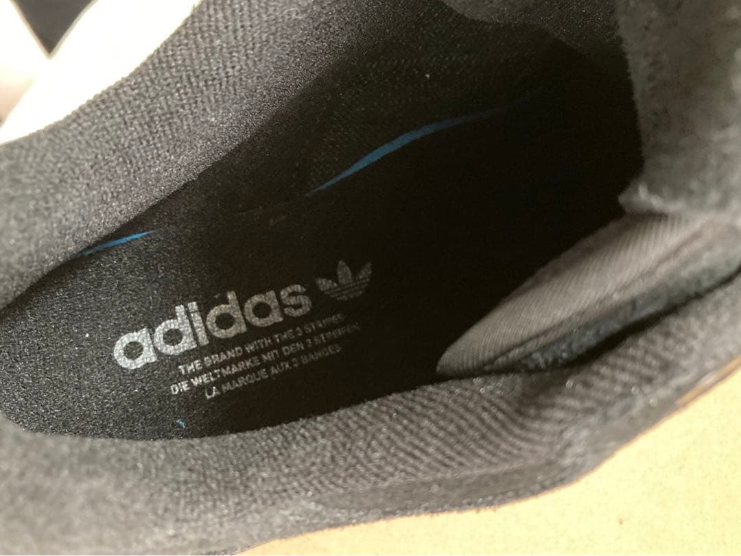 adidas（アディダス）スニーカー コアブラック 黒レディース 厚底　26.5