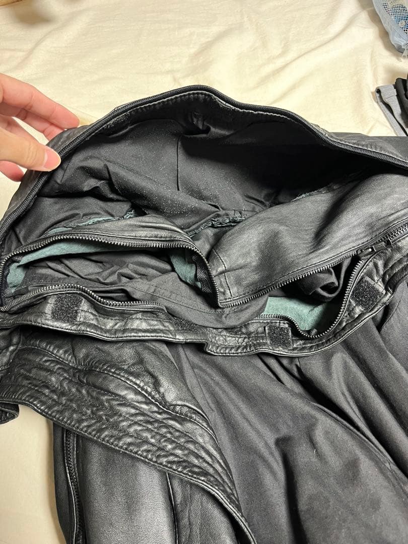 本革 レザージャケット フード一体型 ブラック 多ジップ バイカー モード系