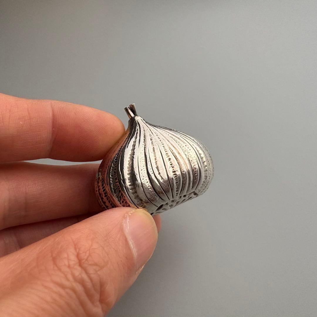 イタリア800純銀 毛栗の形をした小箱 シルバー製栗型小物入れ