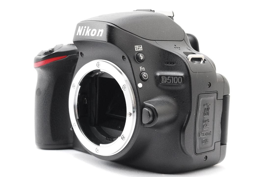ショット数極少⭐️Nikon D5100⭐️スマホ転送　自撮り 動画 一眼レフ