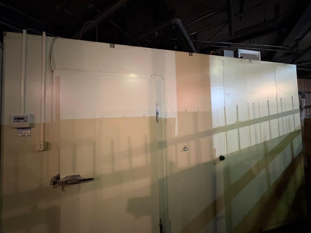 期間限定価格☆業務用　プレハブ冷蔵庫　約３メートル　約2畳×2