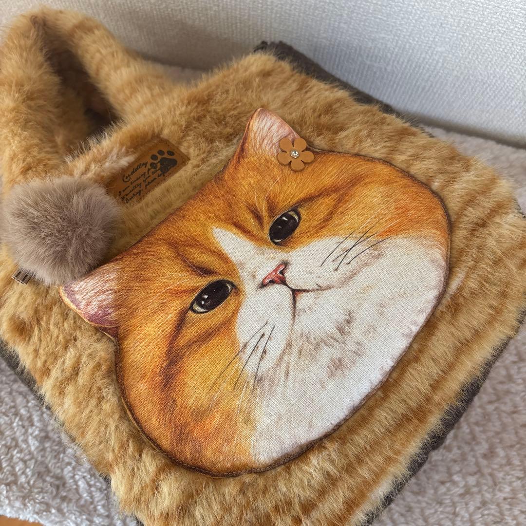 ブ*ー様 コヤンイサムチョン　猫ちゃん　ふわモコラウンドトート