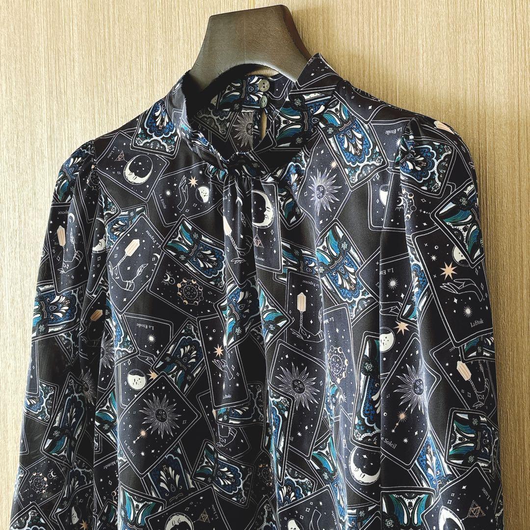 【1331】新品　アナイ　タロットプリントスタンド ブラウス　濃紺　38