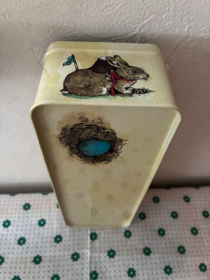 2016年ヒグチユウコ×ホルベインコラボ　植物と動物のイラストのお道具箱/缶