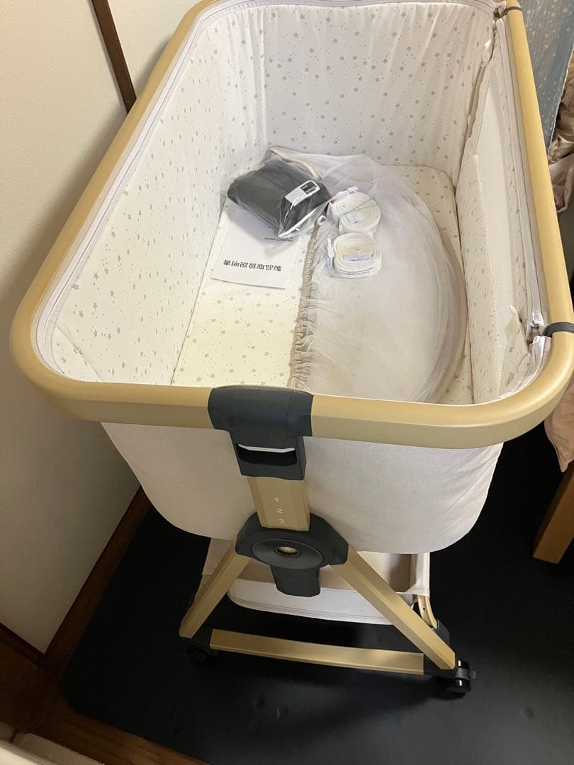 【美品・付属品完備】2025最新型モデル　HZDMJ ベビーベッド　ベージュ