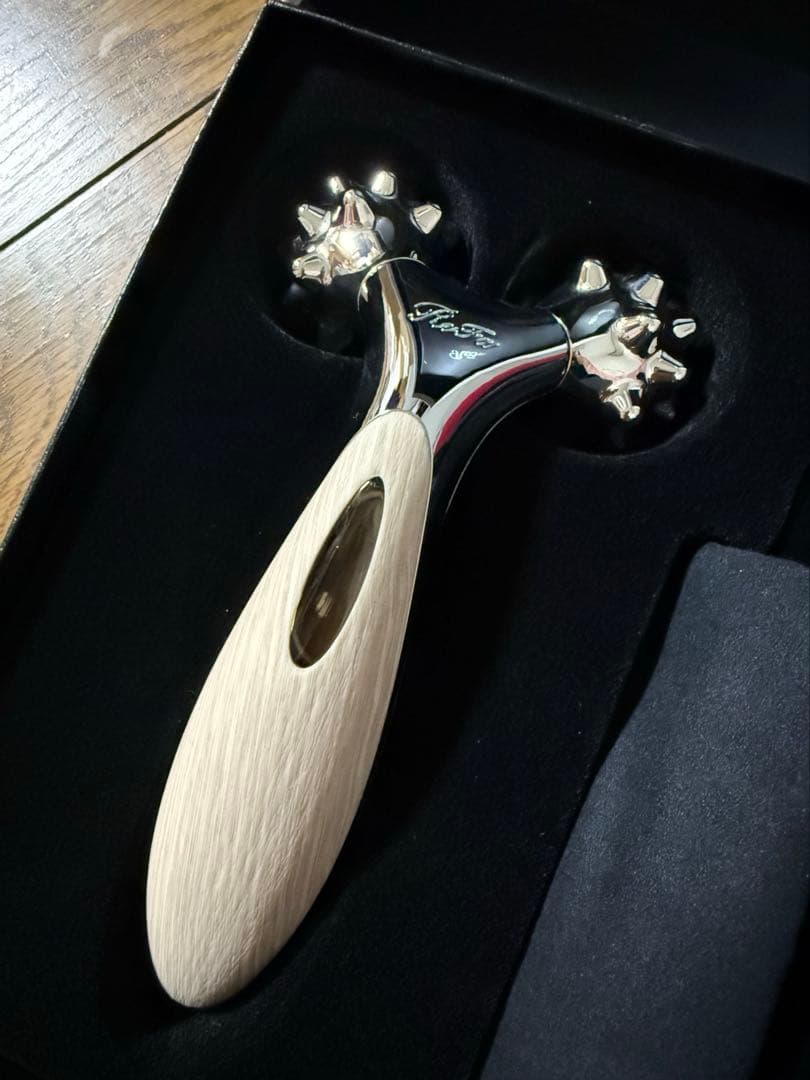 ReFaリファリズム 小顔ローラー 美顔器