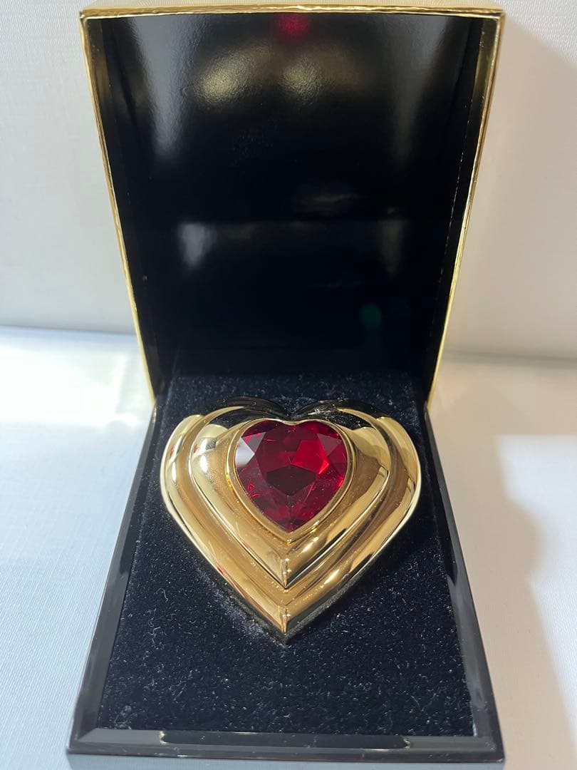 イヴ・サンローラン シルキーフィニッシュプレストパウダー No.3 ヴィンテージ