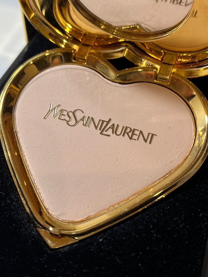 イヴ・サンローラン シルキーフィニッシュプレストパウダー No.3 ヴィンテージ