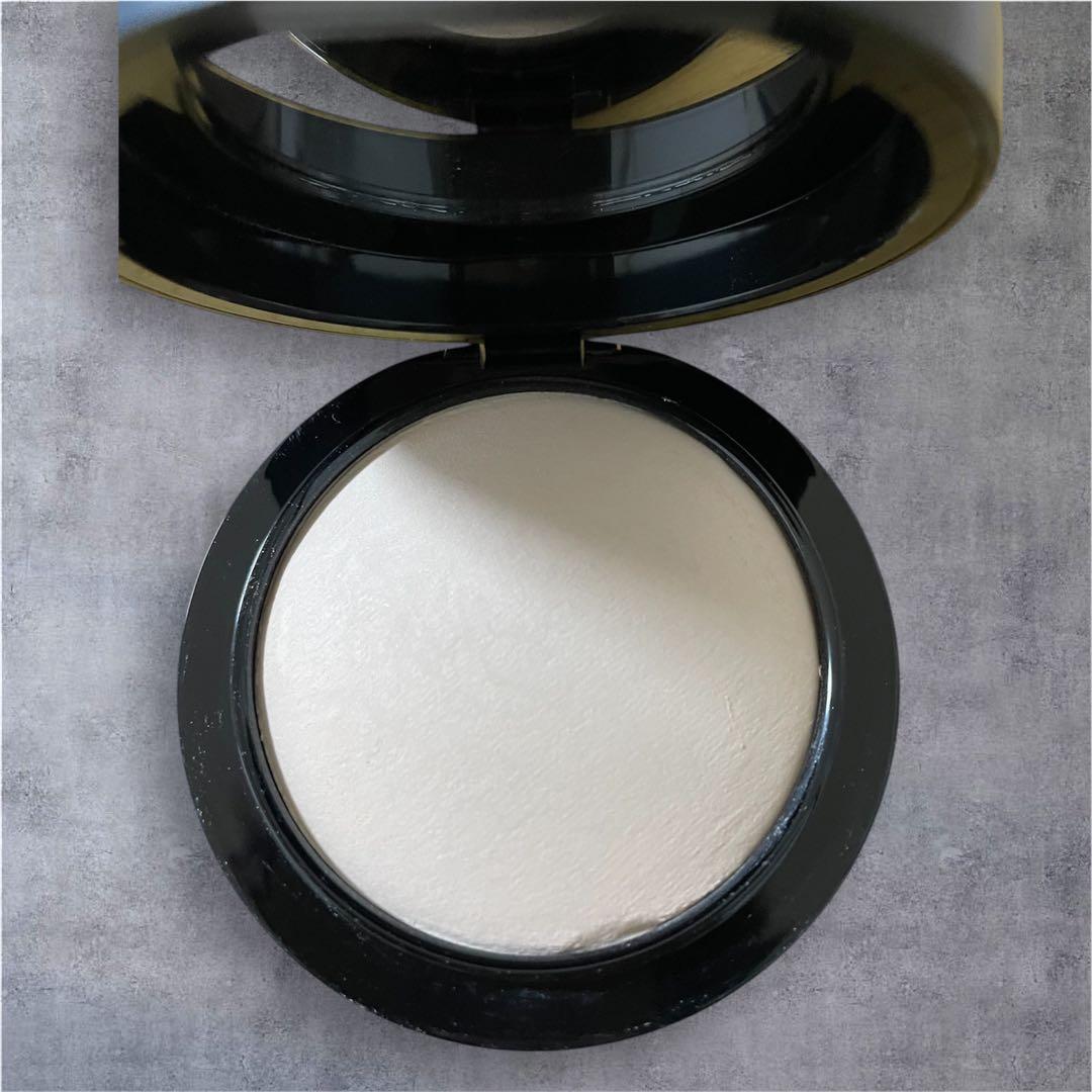 新品未使用 MAC ミネラライズ スキンフィニッシュ ナチュラル ライト