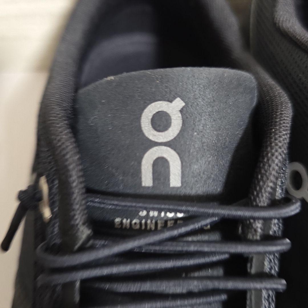 オン　On　クラウド5　ローカットスニーカー　黒　25cm