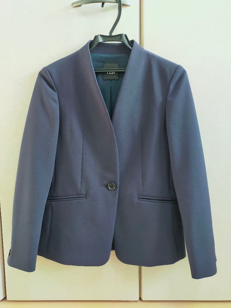 ウォームリザーブカラーレスジャケット