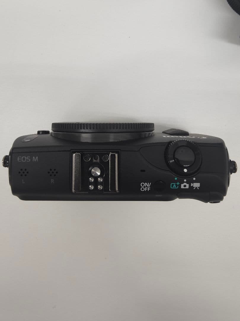 Canon EOS M ミラーレス一眼カメラ ダブルレンズセット