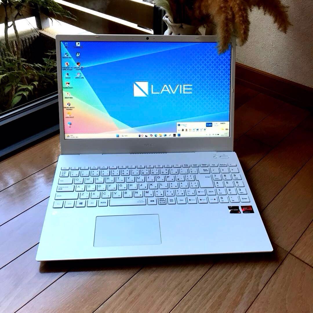 美品 LaVie N1535AKW(新品M.2 NVMe SSD512GB)