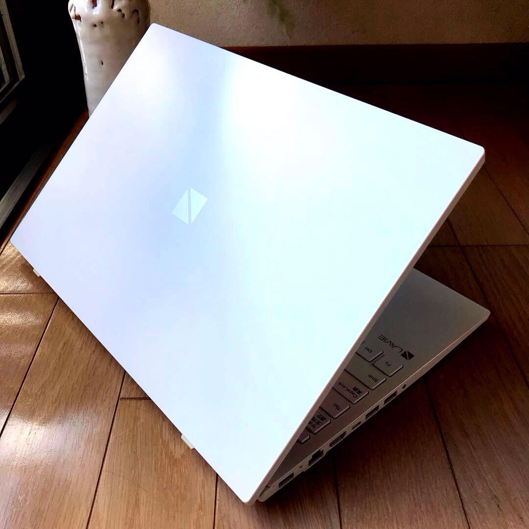 美品 LaVie N1535AKW(新品M.2 NVMe SSD512GB)