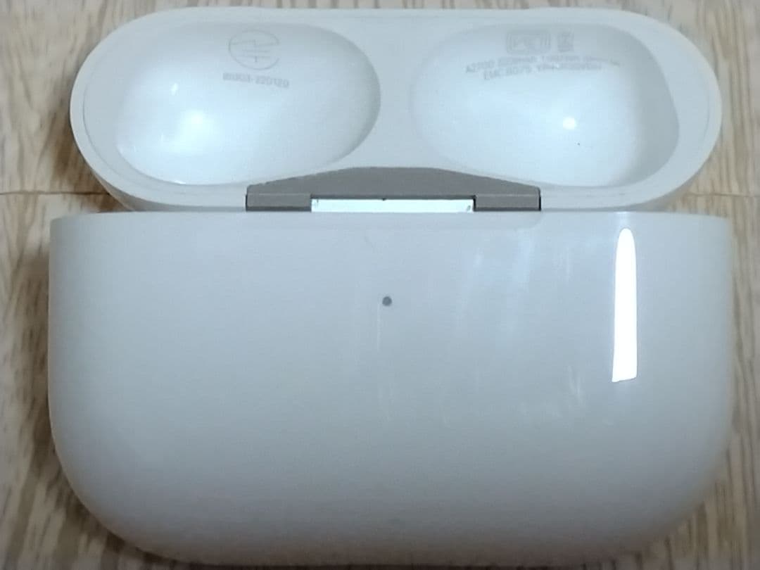 【送料無料】Apple AirPods Pro (第2世代) MQD83J/A