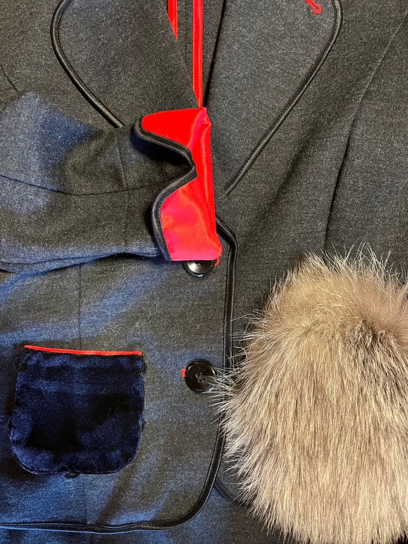 ファー付きダークグレー長袖スーツ上下　レジーナロマンティコ