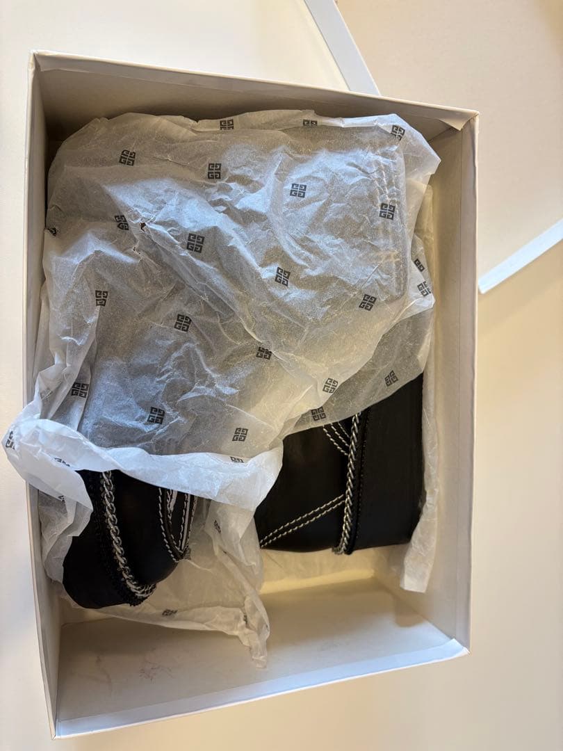 年始セール！未使用　GIVENCHY スニーカー 40 ブラック