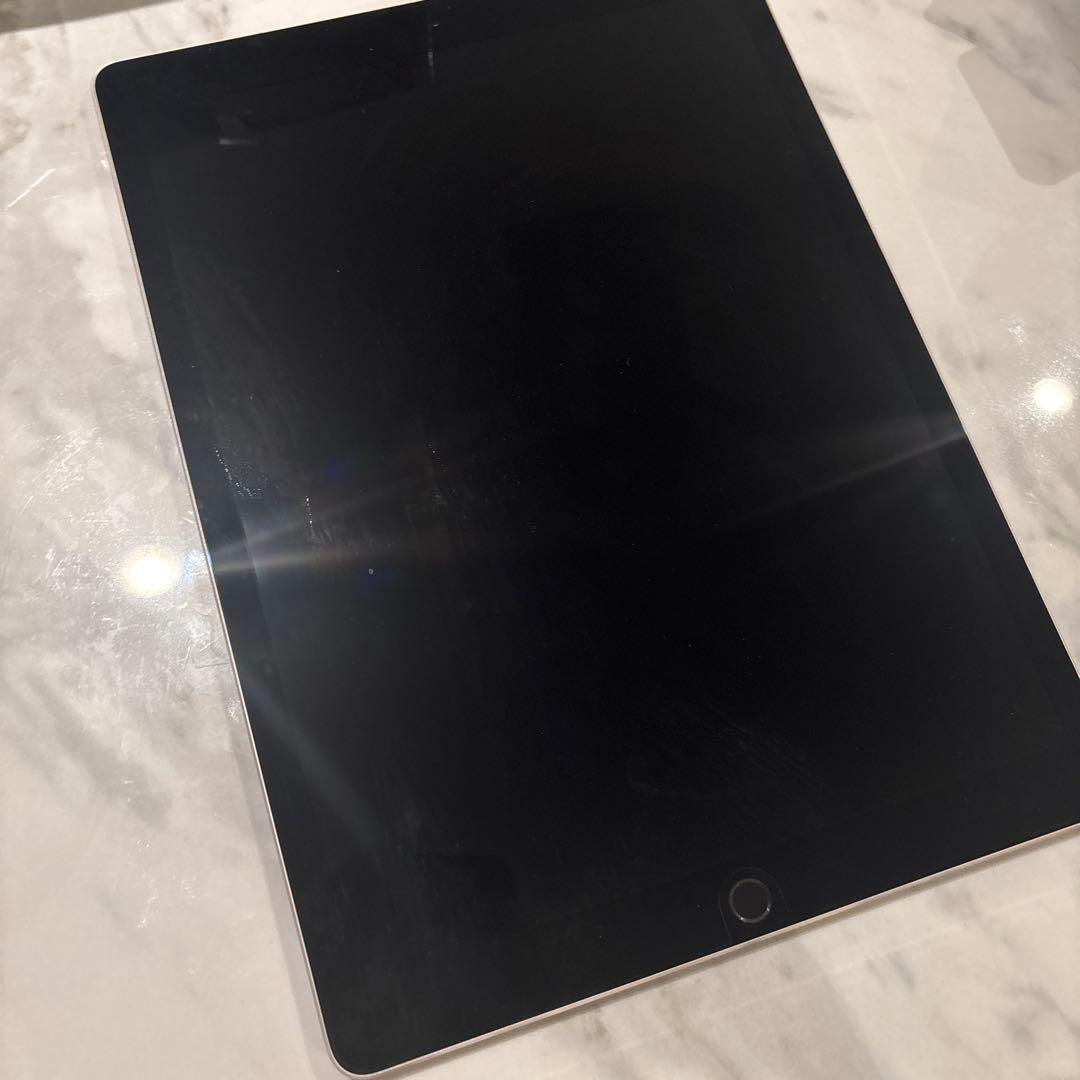 【美品】SIMフリー iPad Pro (12.9インチ) 第2世代 本体