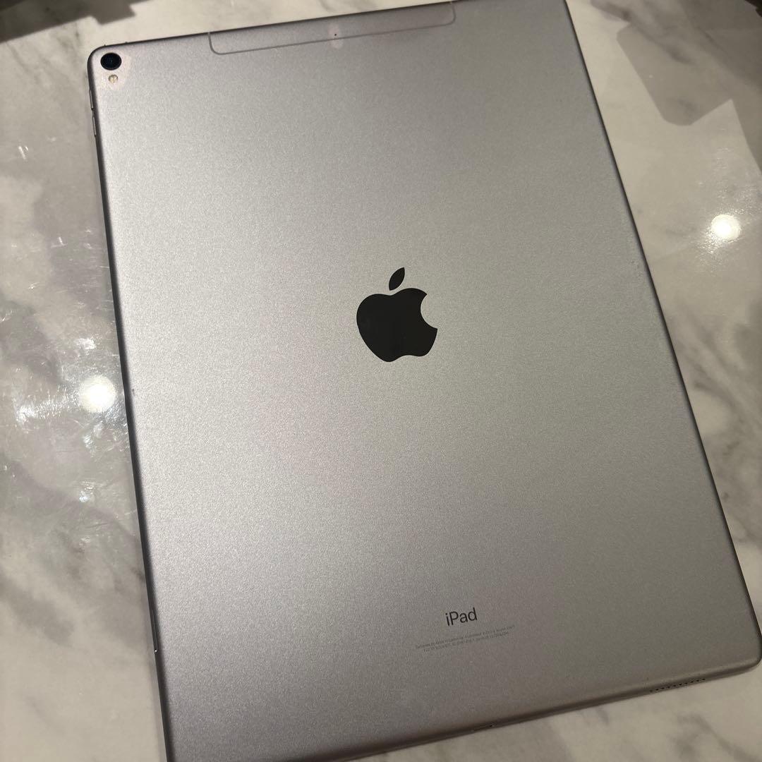 【美品】SIMフリー iPad Pro (12.9インチ) 第2世代 本体