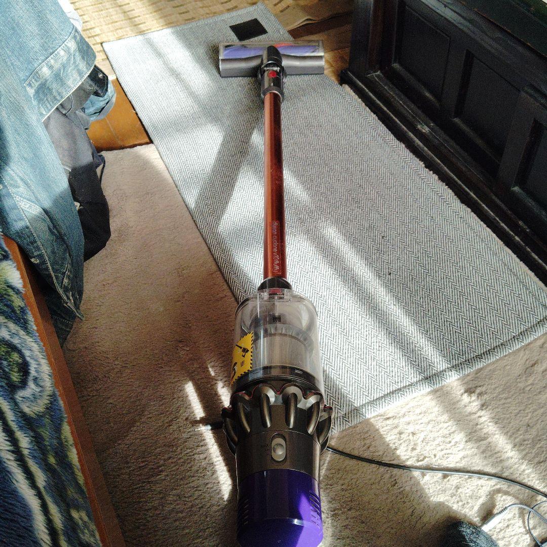 ダイソンV10．新品電池交換ずみ。おまけスリムパイプつき
