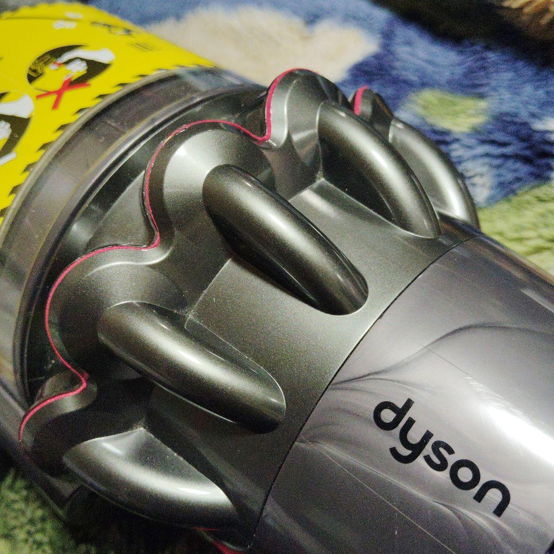 ダイソンV10．新品電池交換ずみ。おまけスリムパイプつき