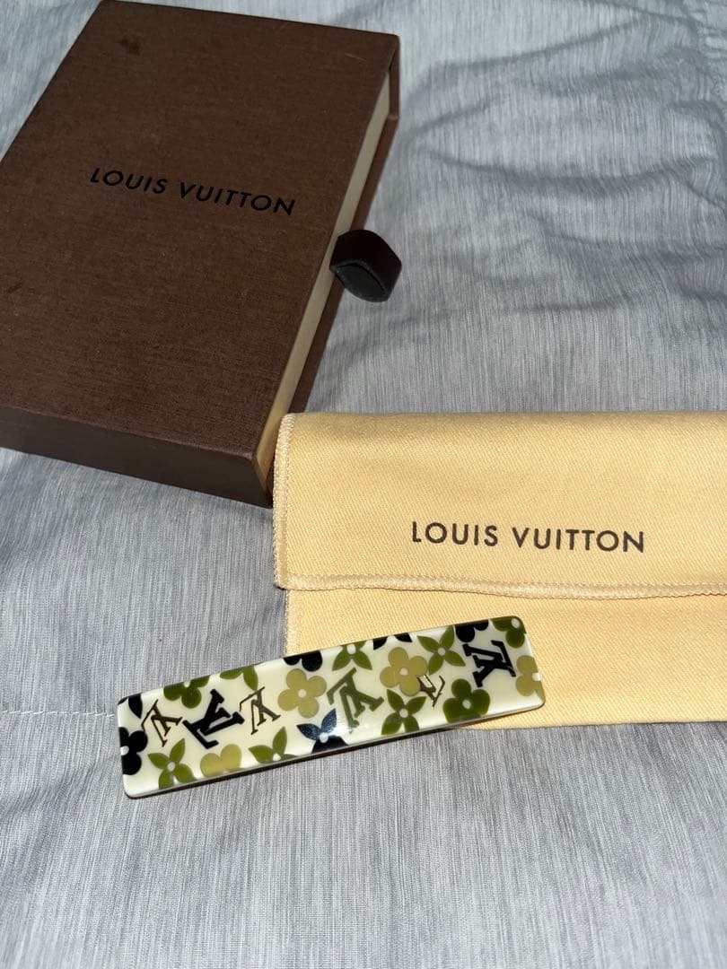 VUITTON バレッタ
