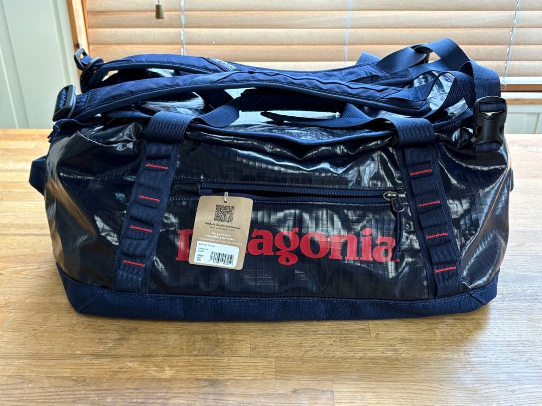 ちゃっぷ: パタゴニア　ブラックホールダッフル40L ネイビー