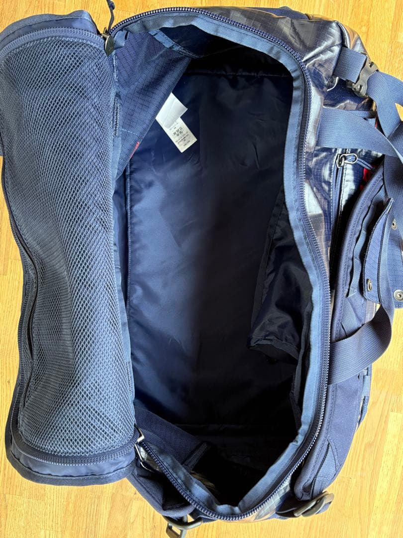 ちゃっぷ: パタゴニア　ブラックホールダッフル40L ネイビー