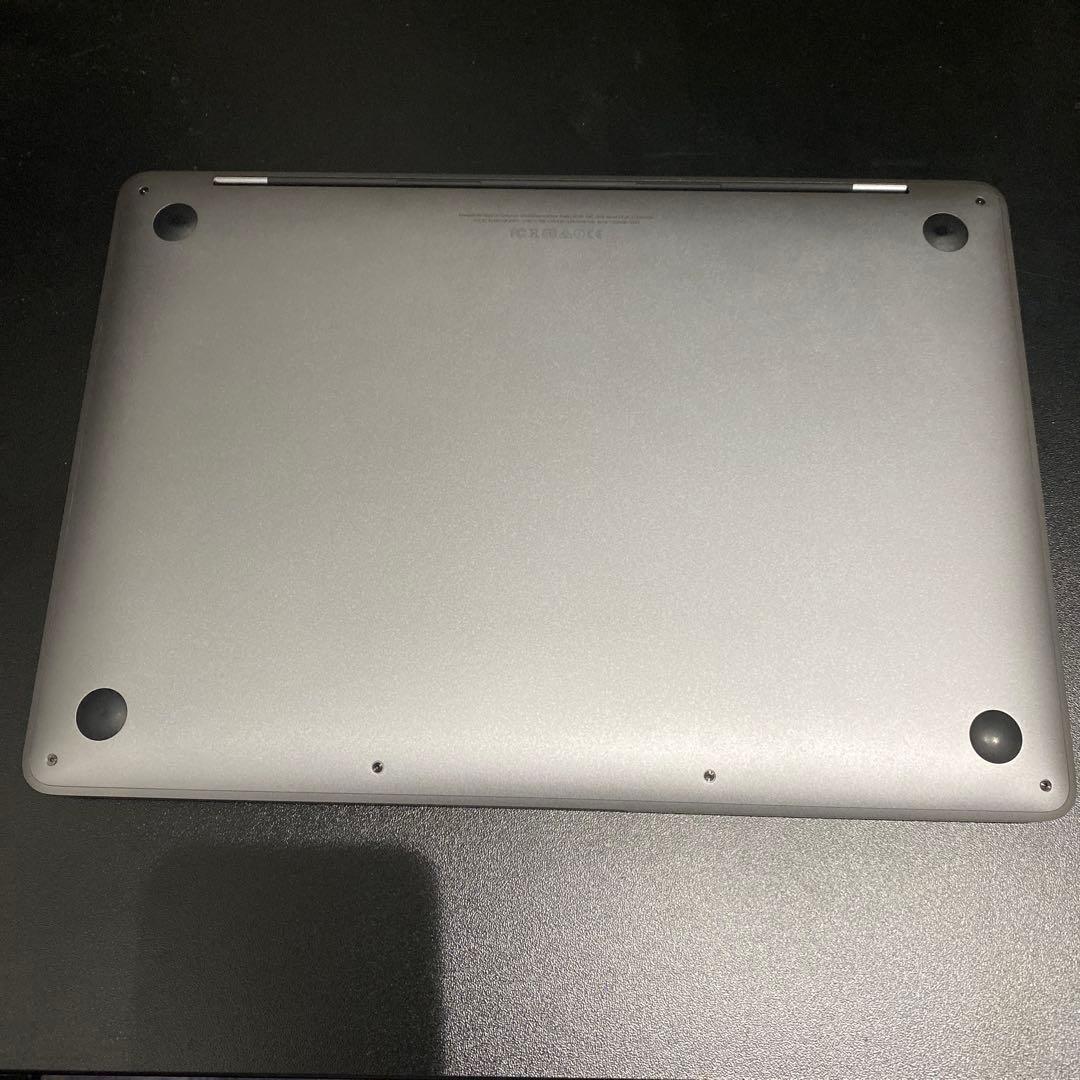 【1/31迄割引価格】Apple MacBookPro 2016スペースグレー