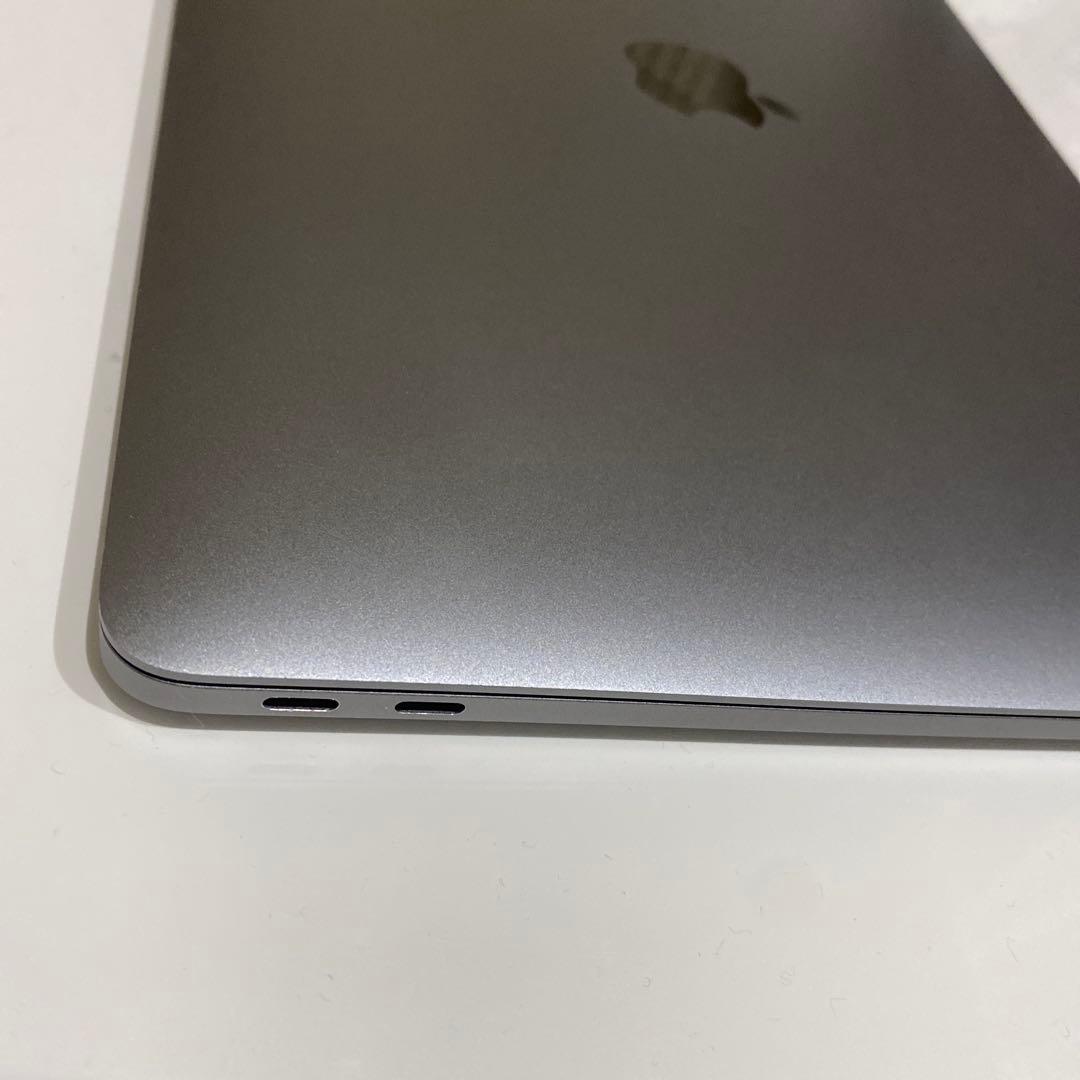 【1/31迄割引価格】Apple MacBookPro 2016スペースグレー