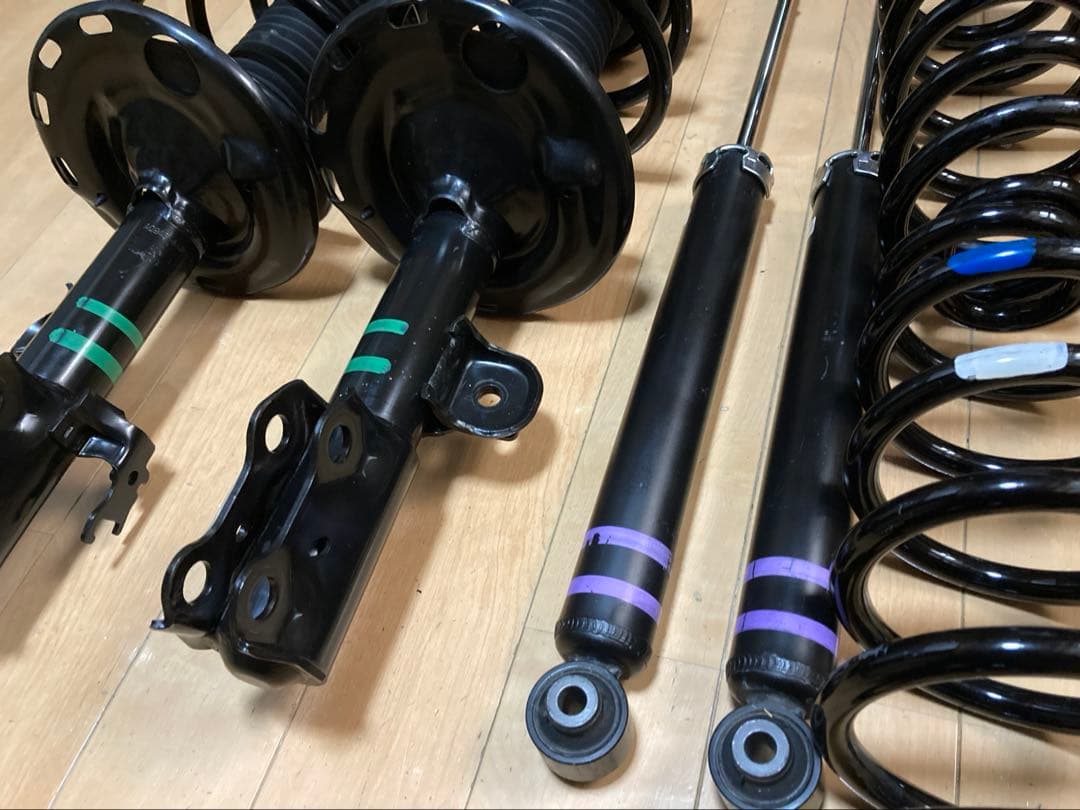 ★美品★トヨタ 20 アルファード ヴェルファイア 純正 サスキット　ストラット