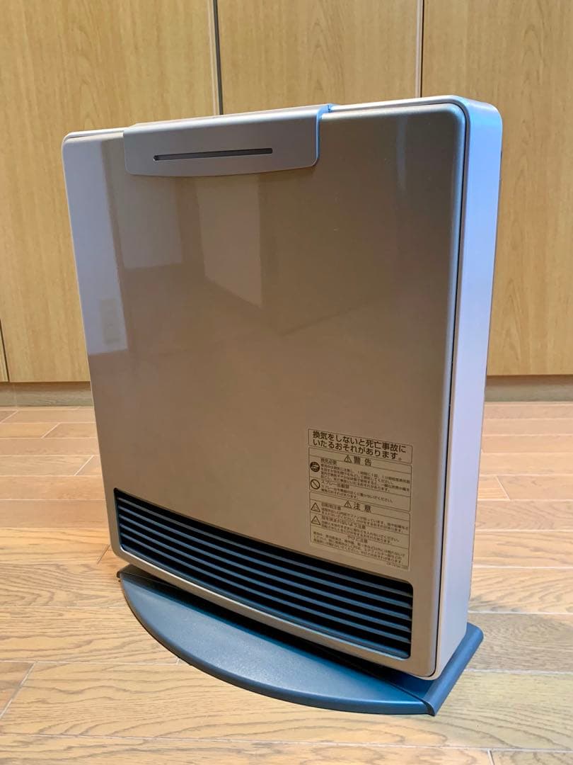 超美品 ガスファンヒーター 11畳〜15畳 除菌イオンによる空気浄化機能付き