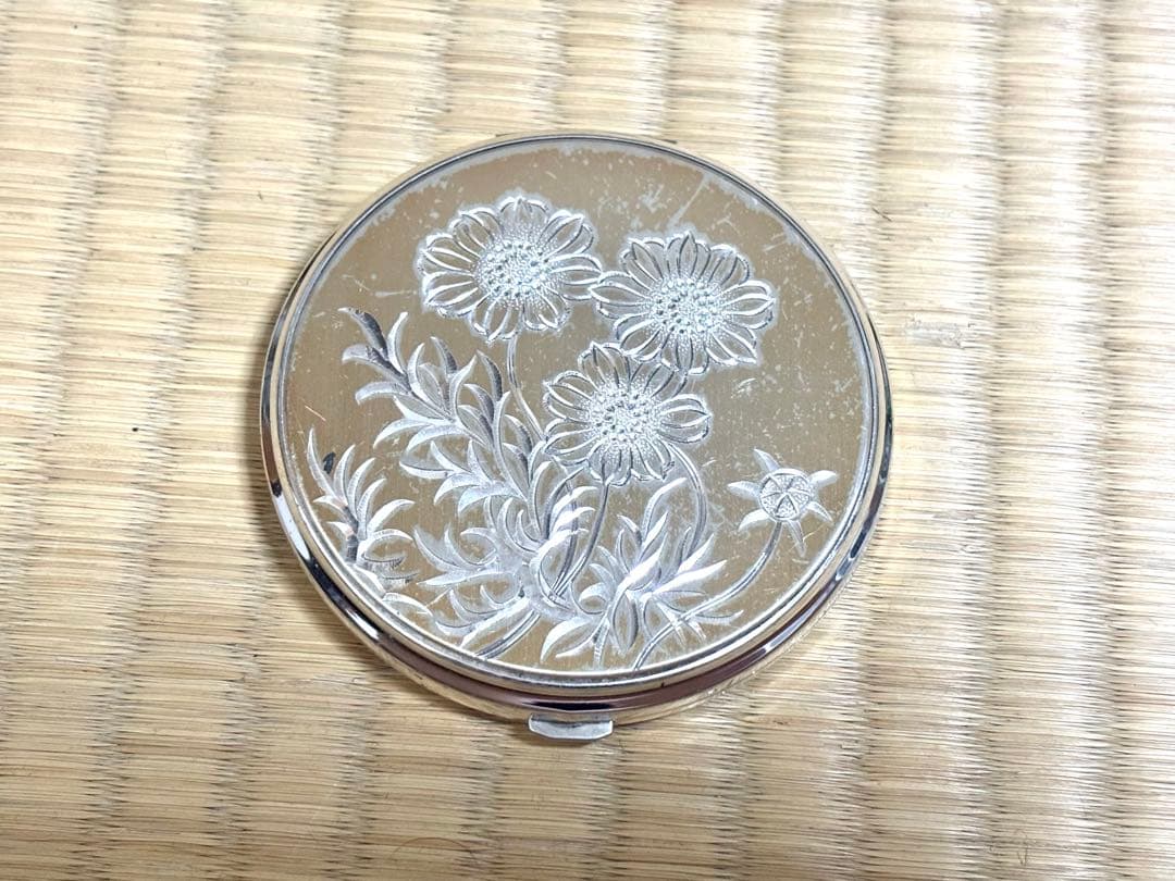 【レア】純天銀　品位99.9% コンパクトミラー 彫刻
