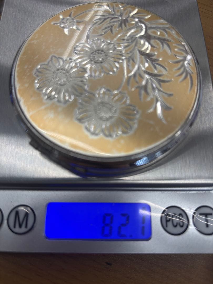 【レア】純天銀　品位99.9% コンパクトミラー 彫刻