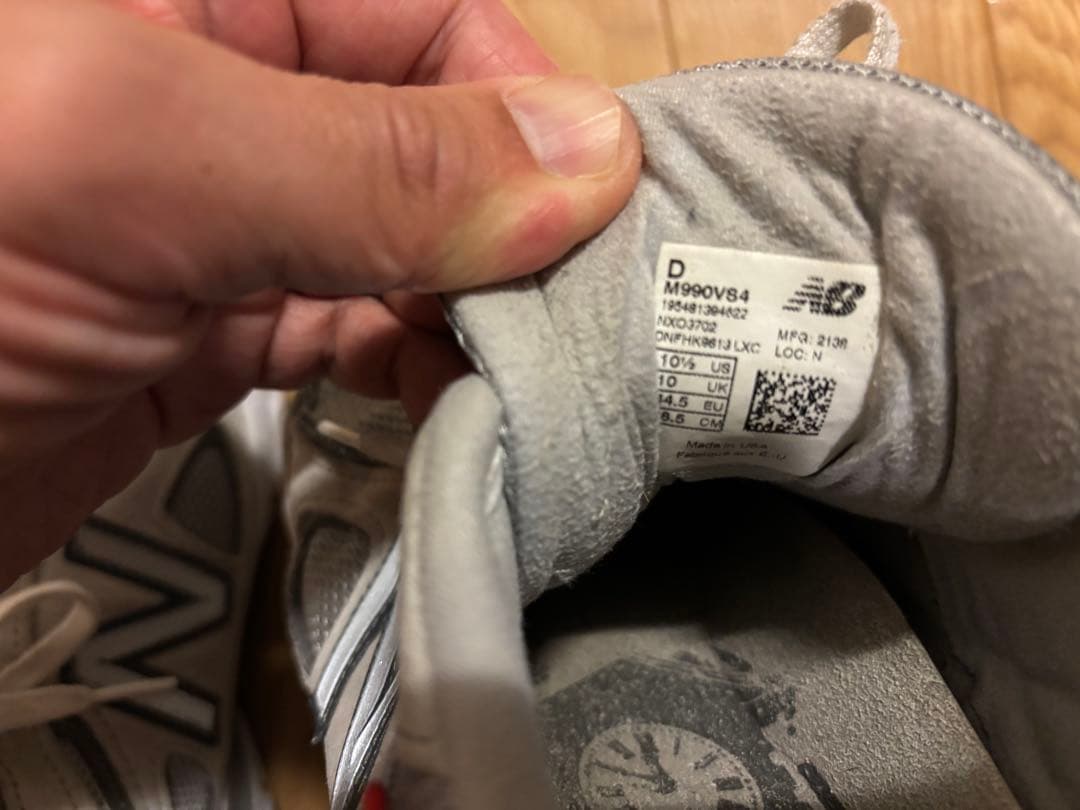 New Balance 990v4 グレー スニーカー　赤タグ