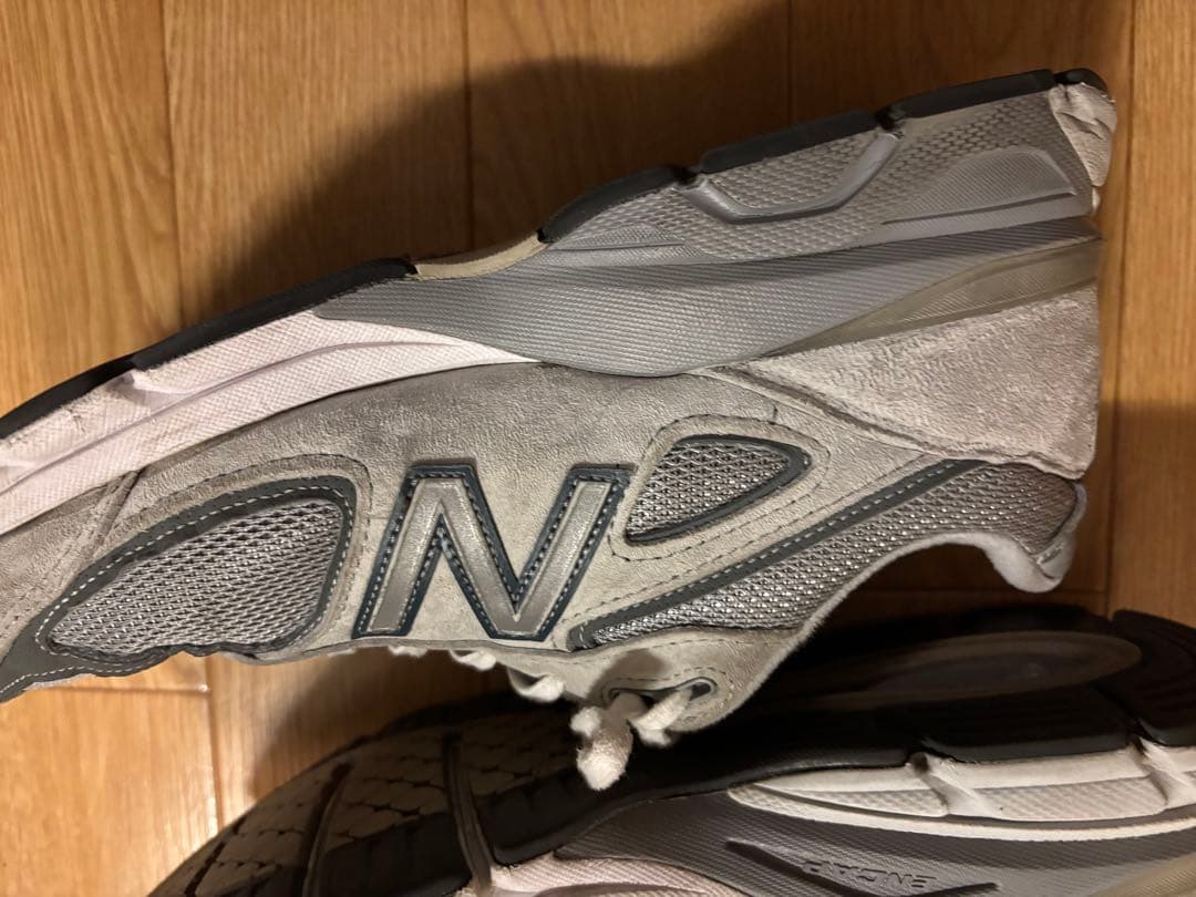 New Balance 990v4 グレー スニーカー　赤タグ